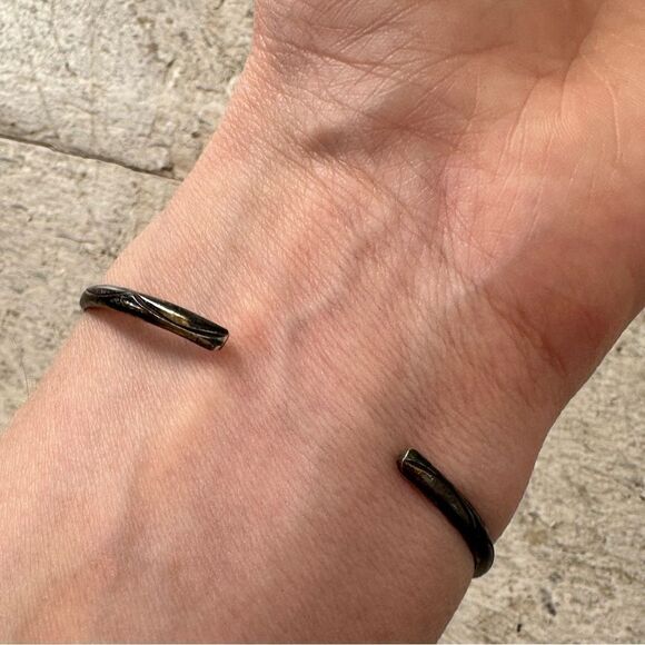 Vintage Dainty Sterling And Turquoise Native American Bracelet - Picture 4 of 7